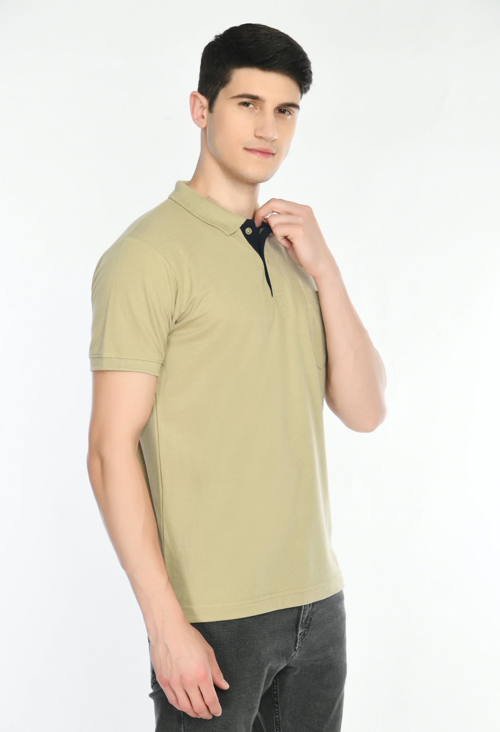 Green Coloured T Shirt by Deerdo